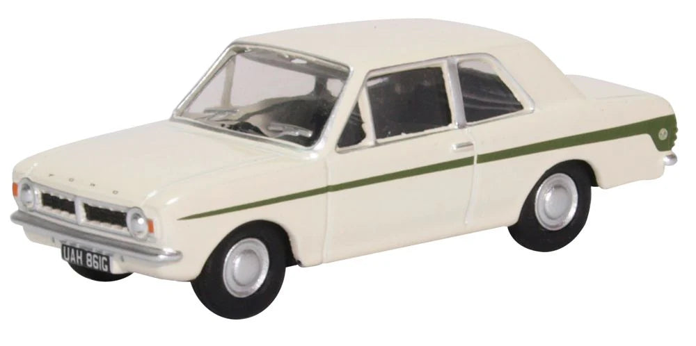 Oxford Diecast 76COR2008 Ford Cortina Mk2 Ermine White/Sherwood Green