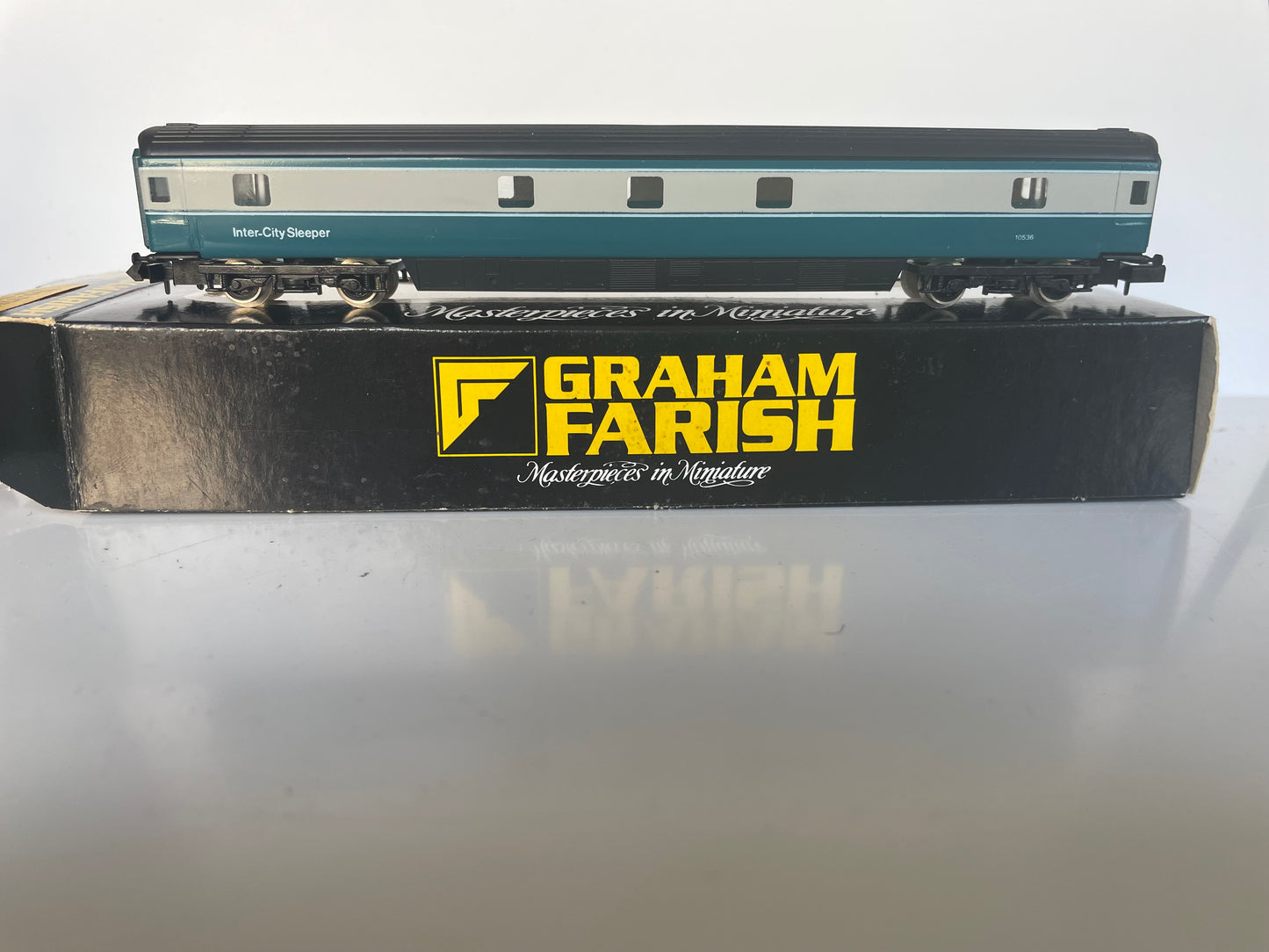 Graham Farish 0765 75ft Mk.IIIa Bogie Coach Sleeper Blue/Grey