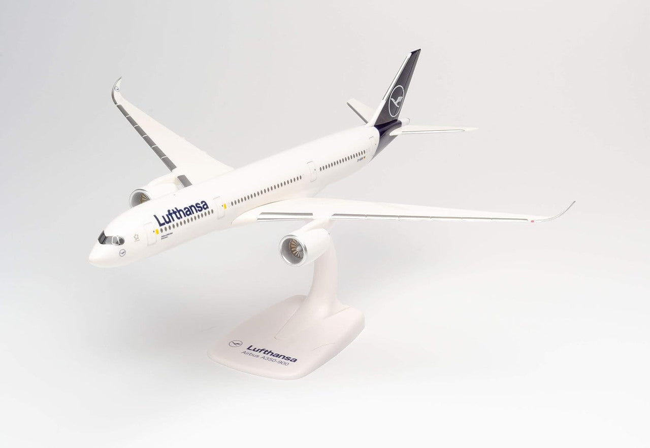 Herpa 1:200 Scale Snapfit Lufthansa Airbus A350-900 D-AIXM Schwerin