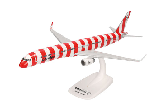 Herpa 1/200 Snapfit Boeing 757-300 Condor Passion D-ABOM