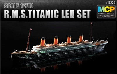 R.M.S. Titanic with LED Set - Chester Model Centre